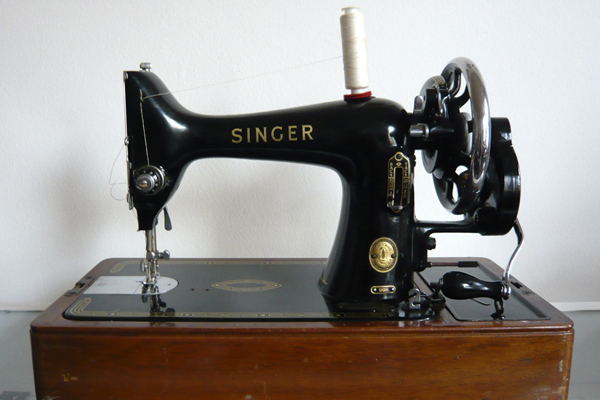 история создания швейной машинки